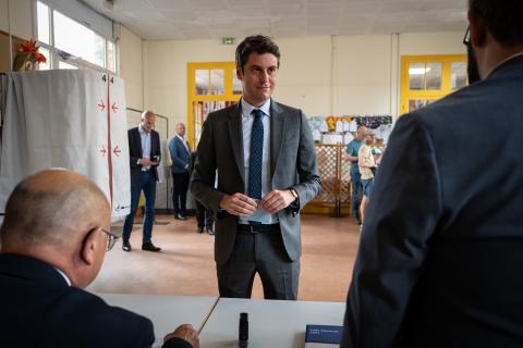 Ex-primeiro-ministro francês anuncia candidatura às presidenciais de 2027