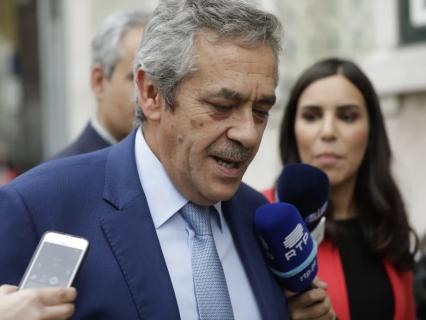 Procurador admite contactos com jornalista, mas nega ter dado informação