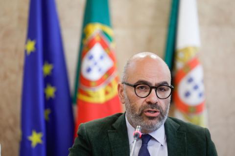 Ministro Pinto Luz vai à AR explicar mudanças no subsídio de mobilidade