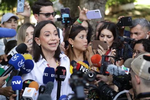 Oposição responsabiliza Maduro por crise após envio de tropas dos EUA