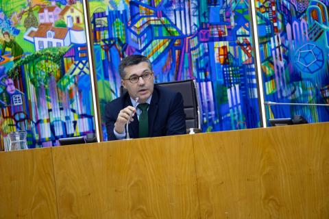Presidente do parlamento açoriano destaca "figura ímpar"