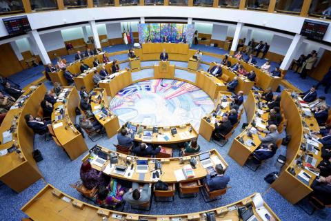 Deputados dos Açores debatem proposta para alteração ao subsídio social de mobilidade