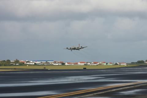 Governo dos Açores adianta salários em atraso aos trabalhadores da Base das Lajes se a República não o fizer