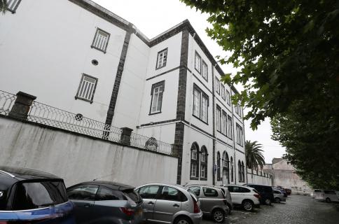 Prisão de Ponta Delgada vai ter sistema de videovigilância com instalação de 99 câmaras