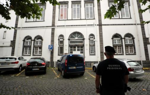 SNCGP coloca em causa a permanência da direção do EP de Ponta Delgada
