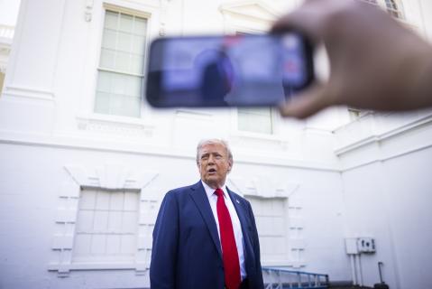 Trump insiste que situação em Cuba pode levar a tomada de poder amigável ou não