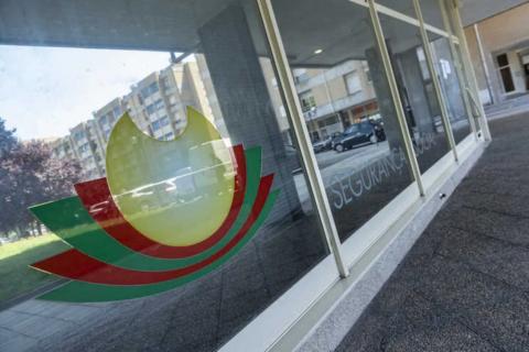 Ex-técnica da Segurança Social condenada a pena suspensa por desviar 28 mil euros