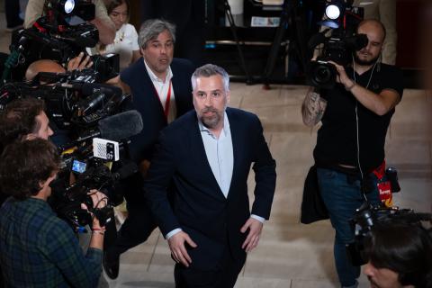 Pedro Nuno suspende mandato antes da votação do Orçamento do Estado para 2026