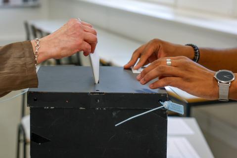 Projeções das televisões apontam para abstenção entre 35,6% e os 43%