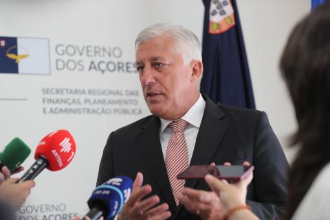 Banco de Portugal revê em alta dívida pública regional que atinge os 3720 ME