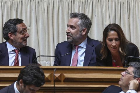 Pedro Nuno diz que fica como deputado “até quando for preciso”