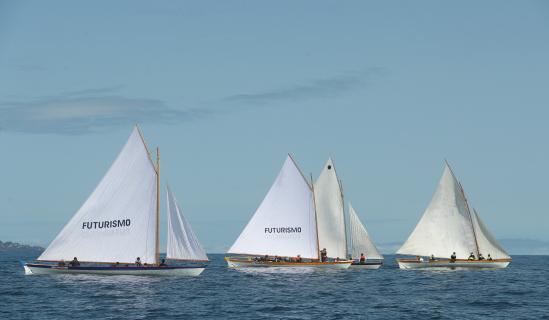Botes baleeiros coloriram a baía de Ponta Delgada