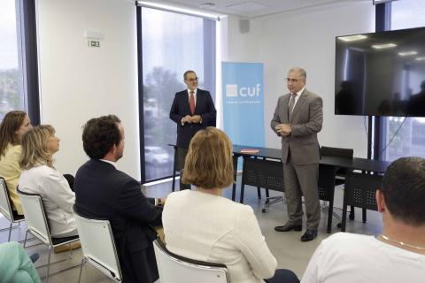 Bolieiro reconhece trabalho dos profissionais de saúde do hospital CUF no apoio ao HDES
