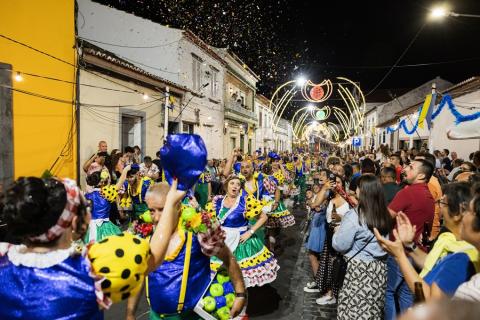Doze marchas desfilam em honra a São Pedro na Ribeira Grande