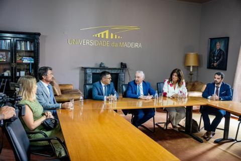 Presidente do parlamento dos Açores defende “frente insular” para pressionar República