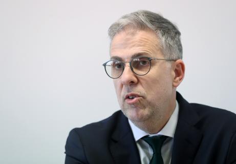 Bastonário dos advogados alerta procurador-geral para "comunicação da Justiça"