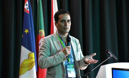 Urge adaptar à Região o enquadramento jurídico das associações de pais 