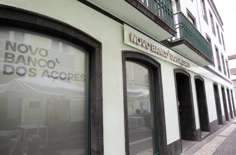 Lucro do Novo Banco dos Açores cai 20,8% em 2025 para 8,67 ME