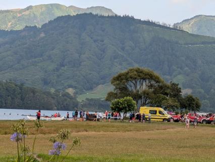Fraca visibilidade compromete buscas na Lagoa das Sete Cidades