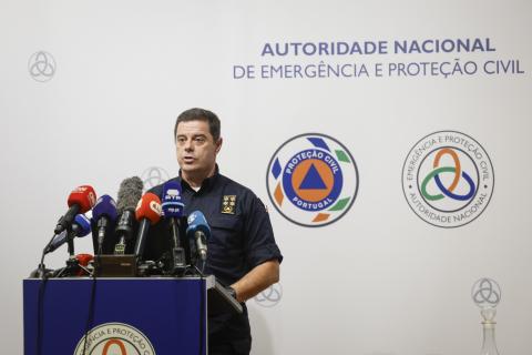 Proteção Civil admite "problemas pontuais" no SIRESP, mas nega falhas na rede