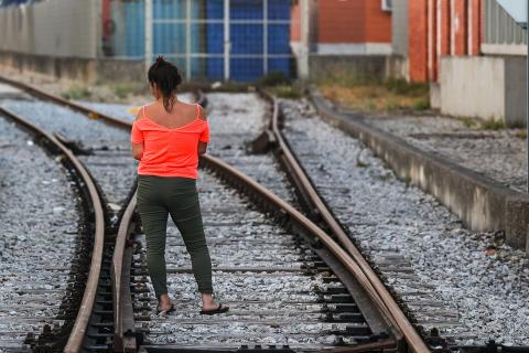 Histórias de medo e sobrevivência quando a rua é o mal menor