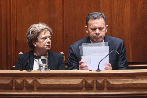 AR aprova resolução para aumento progressivo dos rendimentos e rejeita subidas do salário mínimo