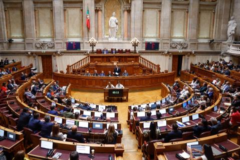 Governo quer aumentar tempo de detenção de imigrantes ilegais até serem expulsos do país