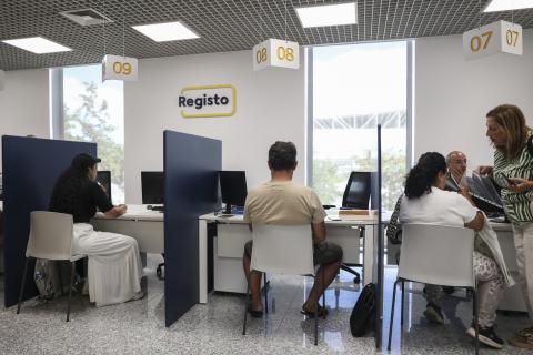 No novo balcão para pedidos de nacionalidade, as filas de sempre