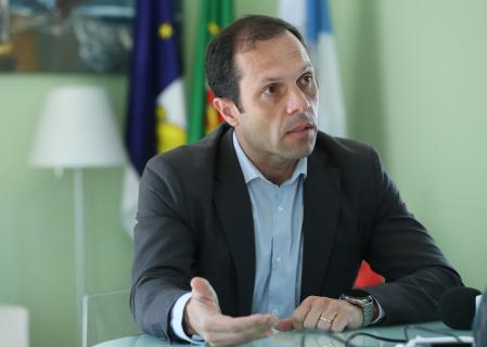 Câmaras criticam lentidão na aprovação de candidaturas 