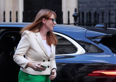 Demissão de Vice-PM britânica por pagar menos imposto na compra de casa