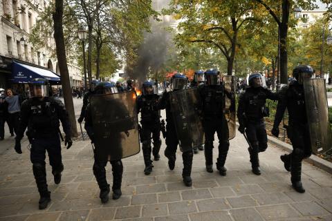 Quase 300 manifestantes detidos nas mobilizações e bloqueios em França 