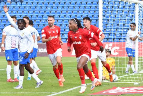 Santa Clara alcança vitória no “último suspiro” da partida