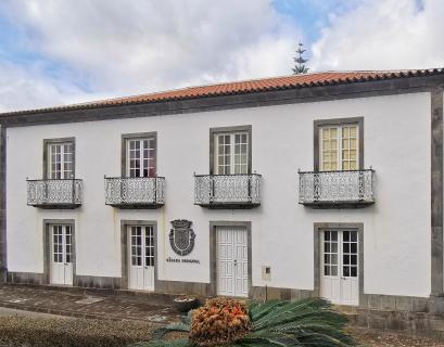 Santa Cruz das Flores pede “intervenção urgente” do executivo açoriano no abastecimento de carga aérea