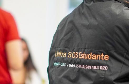 Linha SOS Estudante recebe mais chamadas de adultos do que de estudantes 