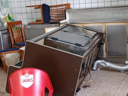 Vandalismo destrói uma parte da cozinha da Banda Filarmónica Lira de São Roque