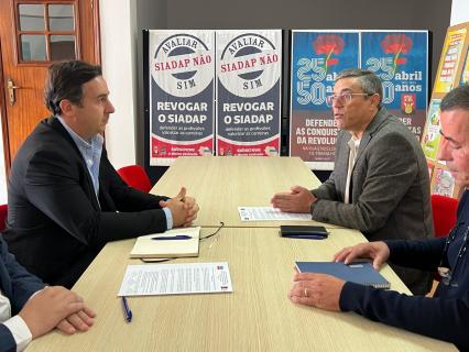 PS/Açores acusa governos regional e central de "brincarem" com trabalhadores da Base das Lajes