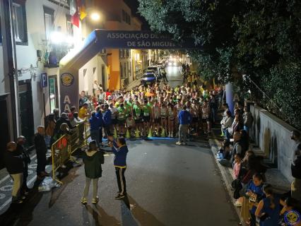 XIIICorrida Noturna JIV concentra cerca de 200 atletas