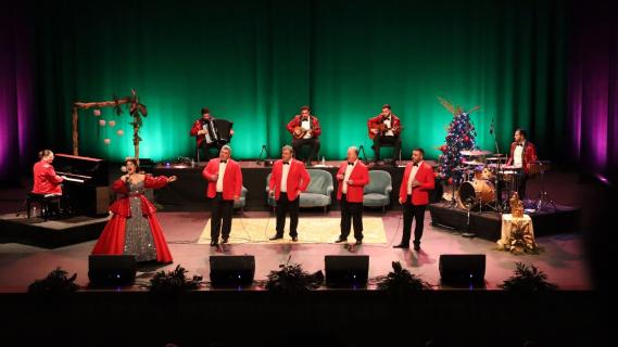 FADOalado e Vozes da Fonte apresentam concerto de Natal no Teatro Micaelense