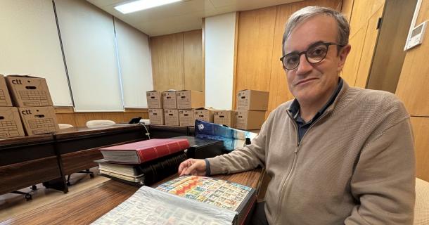 Carta do Canadá com um selo de uma borboleta despertou a paixão pela filatelia há quase 50 anos 