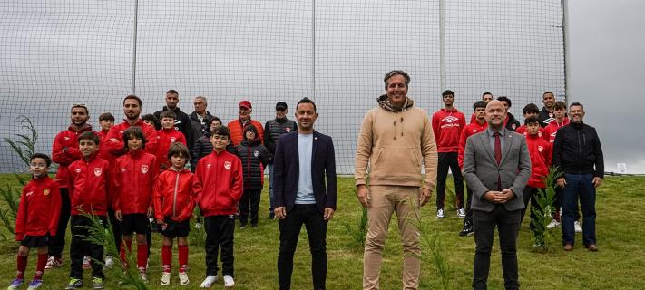 Santa Clara planta primeiras árvores no centro de treinos