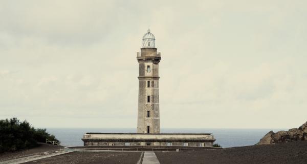 Arte e Ciência juntam-se em livro para “compreender sem temores” os Vulcões