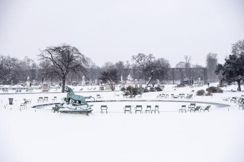 Centenas de voos cancelados nos aeroportos de Amesterdão, Paris e Bruxelas