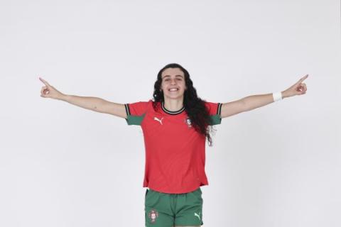 Carolina Pedreira eleita a melhor jovem jogadora de futsal do mundo