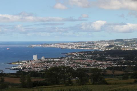 Açores e Madeira são as RUP com menor risco de pobreza, mas também com o menor nível de escolaridade