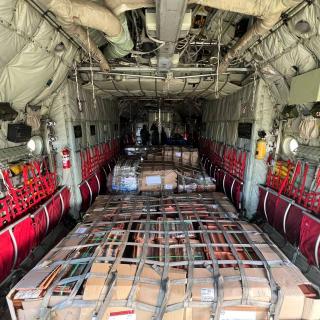 Ação solidária da Força Aérea recolhe toneladas de bens