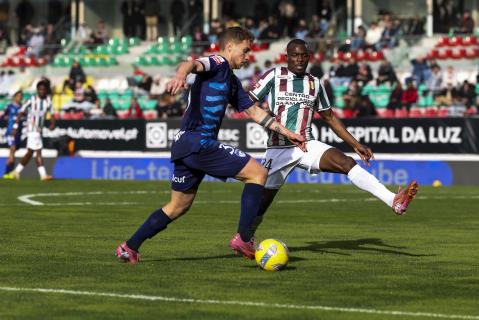 Eficácia dos “tricolores” estraga a estreia de Petit