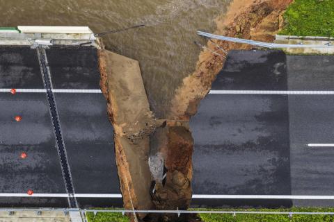 Desabou troço da A1 onde ocorreu rompimento do dique em Coimbra 