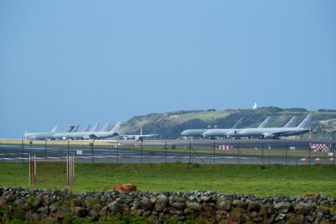 Rangel admite que EUA podem usar Lajes para ataque sem avisar Portugal