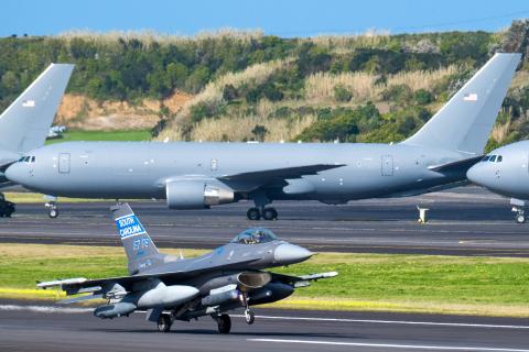 PS quer ouvir Rangel no parlamento sobre uso da base das Lajes pelos EUA