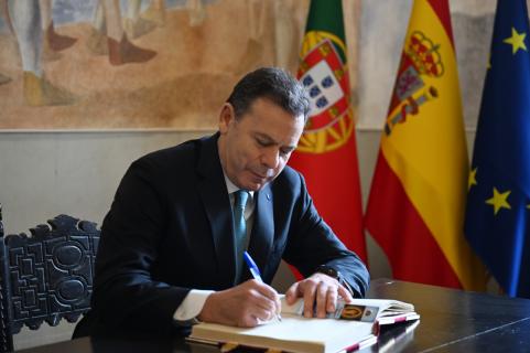 Montenegro diz que EUA são “aliado incontornável” mas critica ameaças de Trump